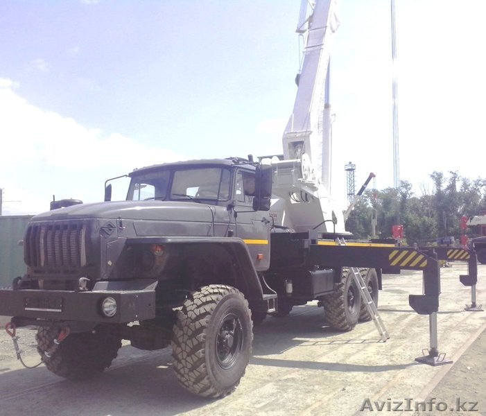 Продам 25т автокран ЧЕЛЯБИНЕЦ, кран автомобильный Урал 6х6 285 л.с. кабина новая - Изображение #1, Объявление #1295755