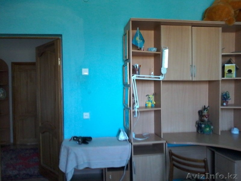 Продам дом в Акжаре -2,  огорожен, с мебелью,телефон, гор/хол вода, сан узел в д - Изображение #1, Объявление #1122959